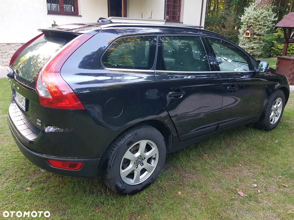Volvo XC 60 D5 AWD Momentum - 4