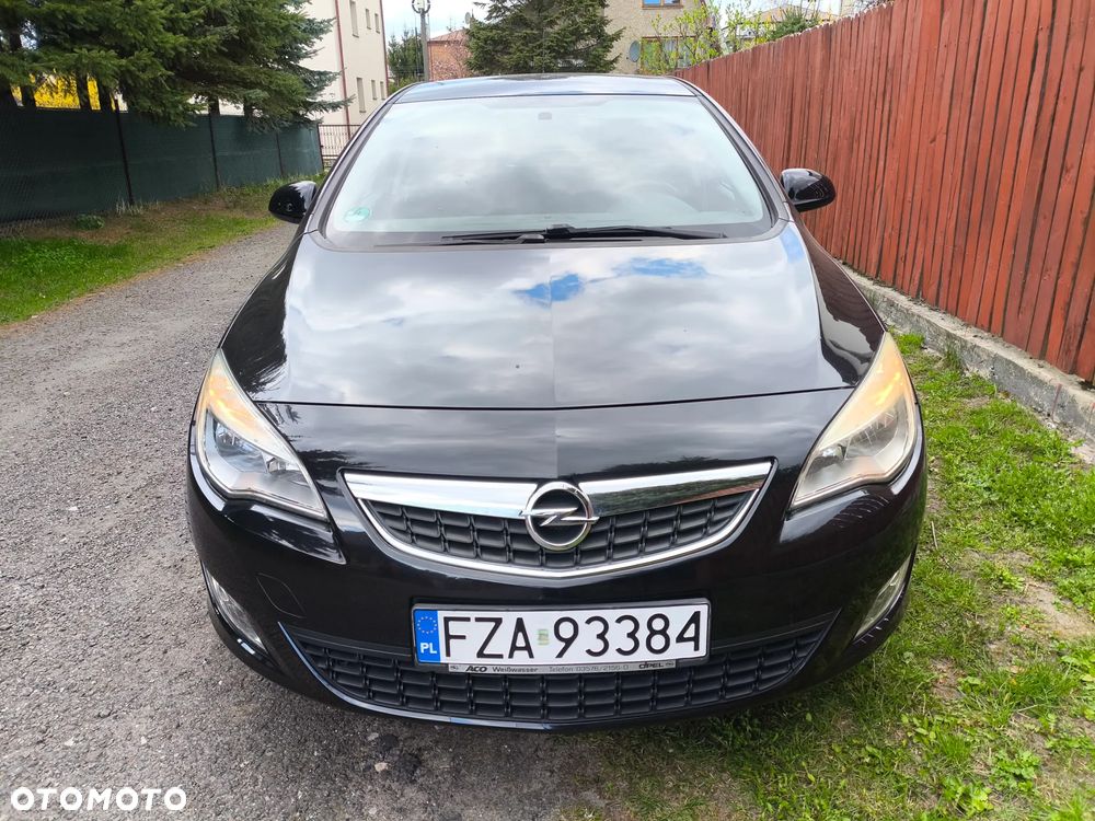 Opel Astra 1.6 Turbo Edition - 1