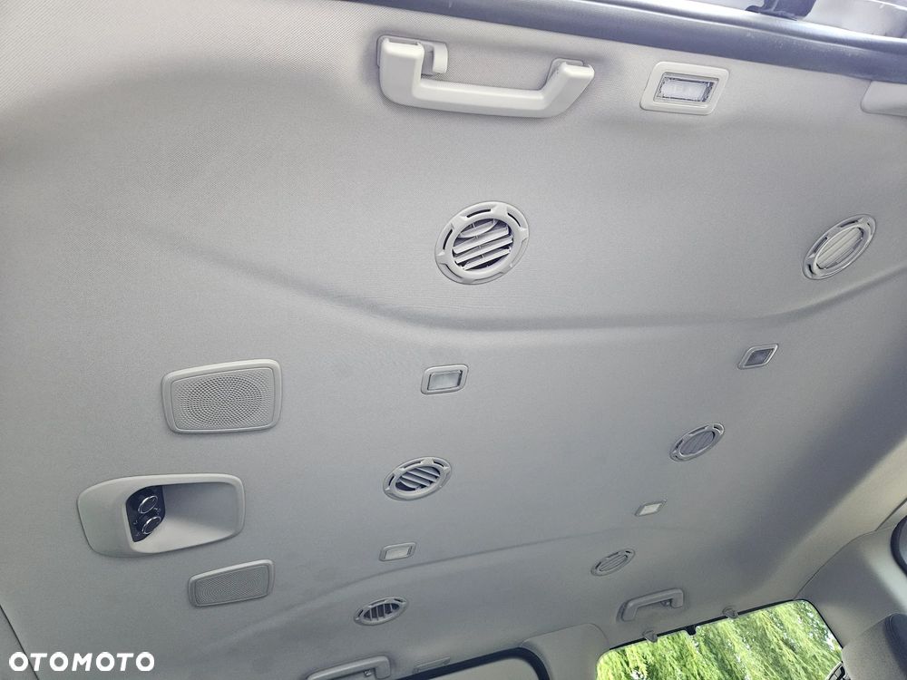 Ford Tourneo Custom - 19