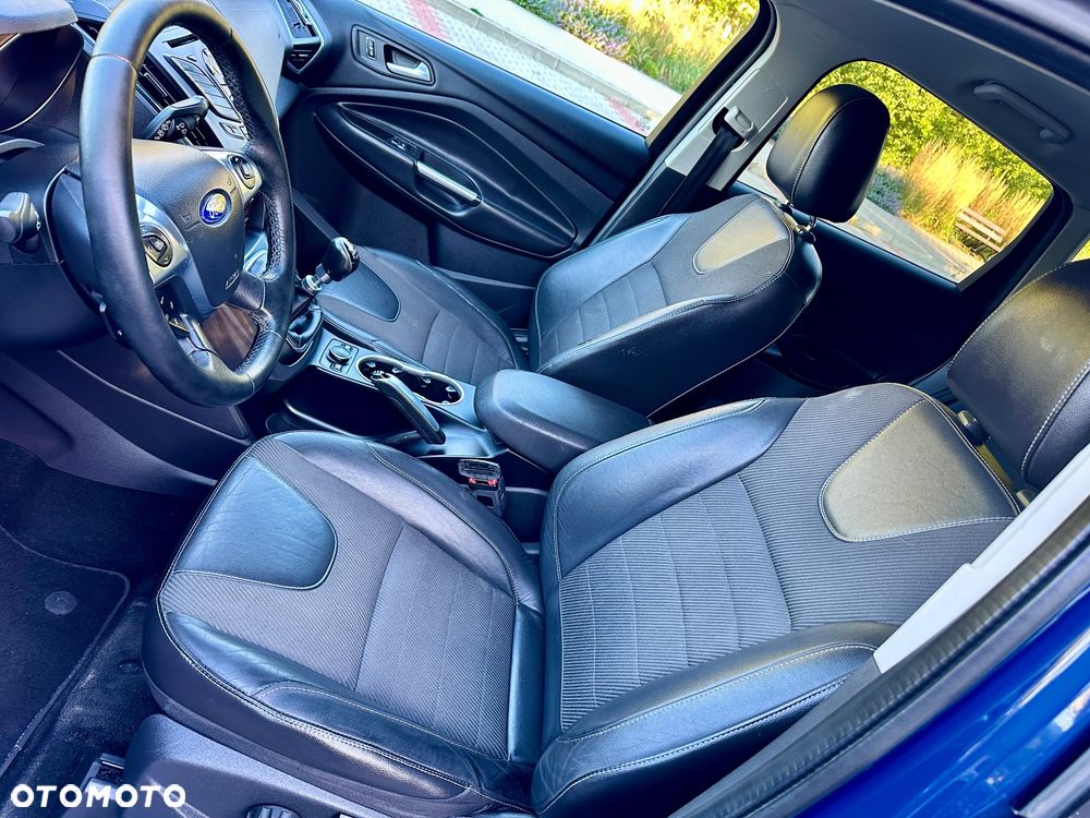 Ford Kuga 2.0 TDCi 2x4 Titanium - 19