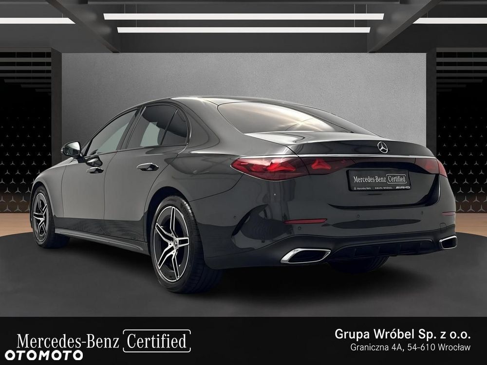 Mercedes-Benz E-Class 2025 photo 3