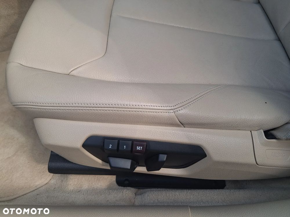 BMW 3GT 318d Luxury Line - 15