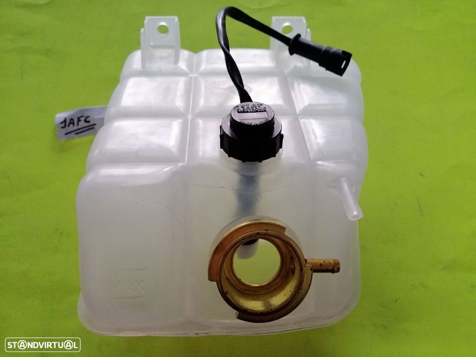 Depósitos de água de radiador para vários modelos ( NOVOS ) - 3