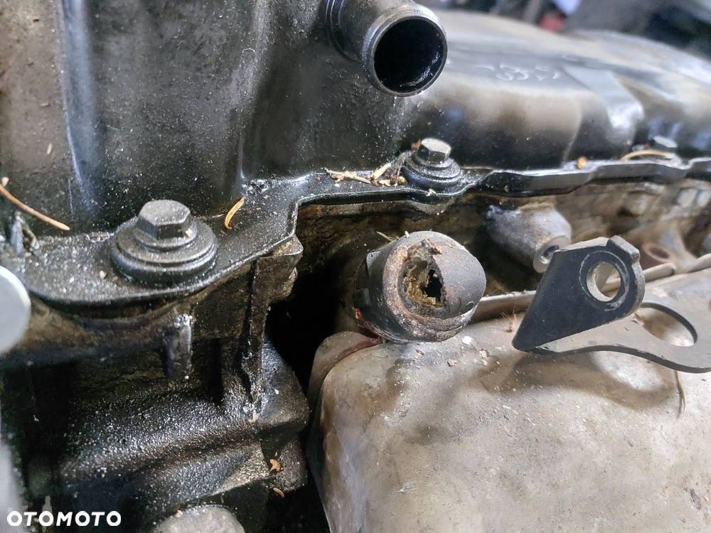 SILNIK BENZYNOWY SŁUPEK VOLKSWAGEN BORA I 2.3 V5 AGZ - 6