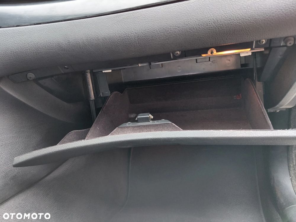 BMW Seria 3 316i - 26
