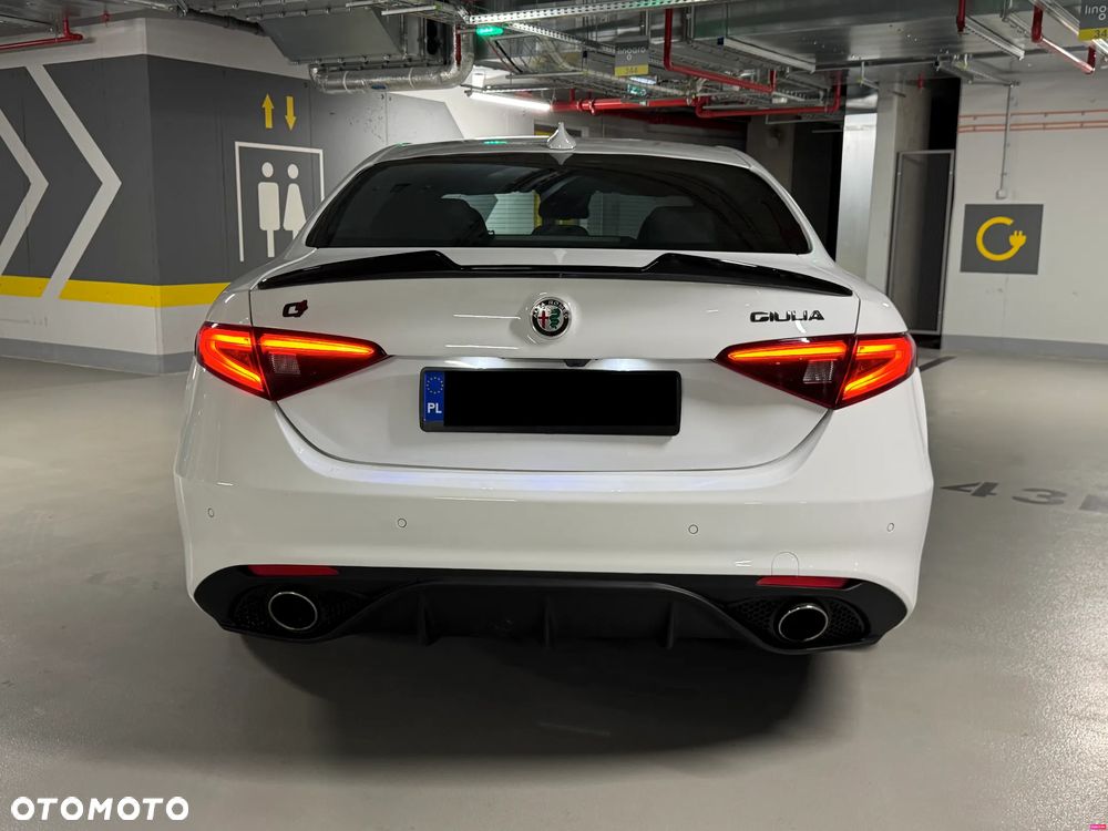Alfa Romeo Giulia - 11