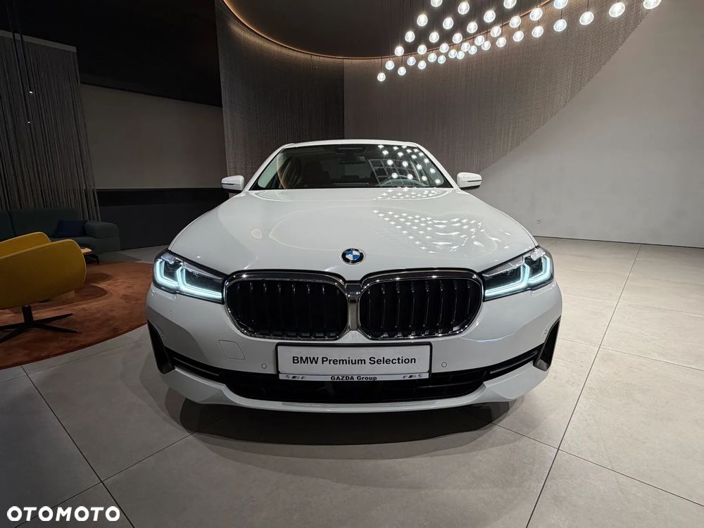 BMW Seria 5 520d xDrive - 5