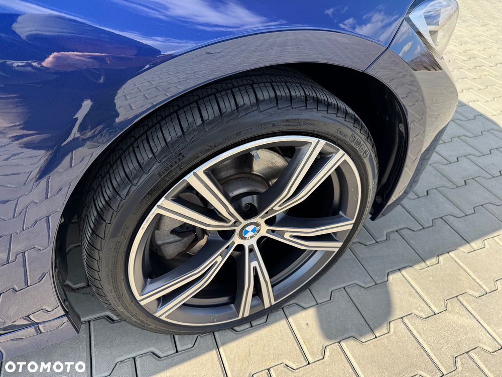 BMW Seria 3 330i M Sport - 26