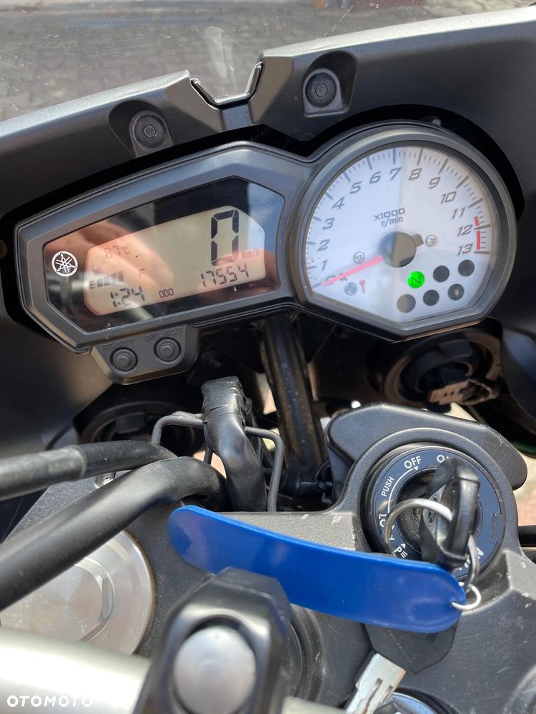Yamaha FZ8 - 5