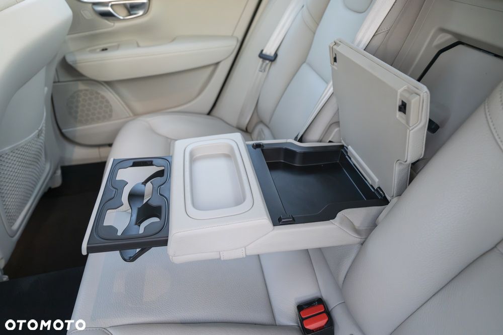 Volvo S90 T4 Momentum Pro - 12