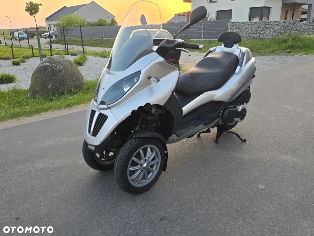 Piaggio MP-3 - 2