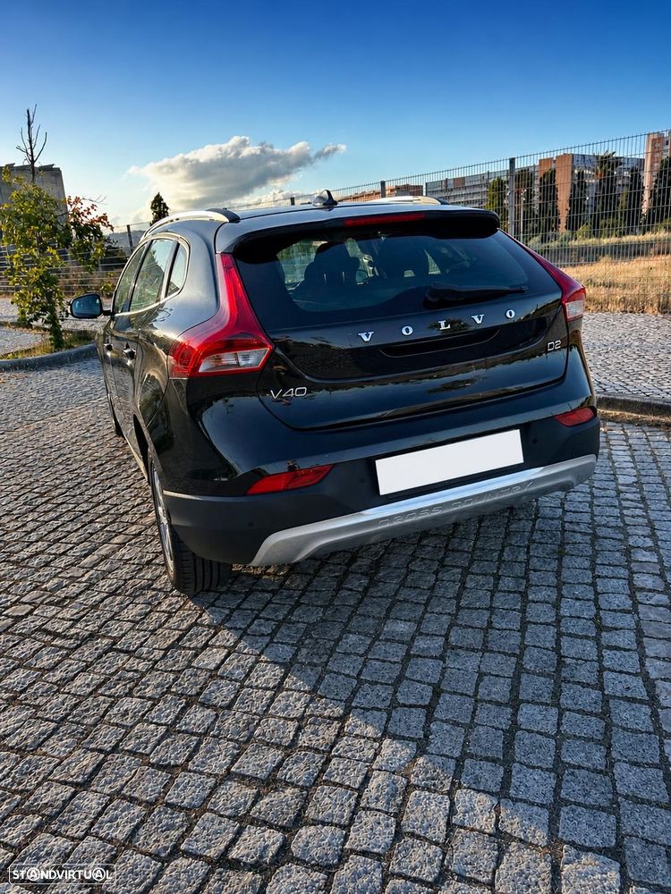 Volvo V40 2.0 D2 Momentum - 4