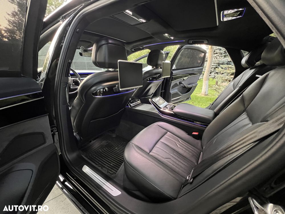 Audi A8 - 30