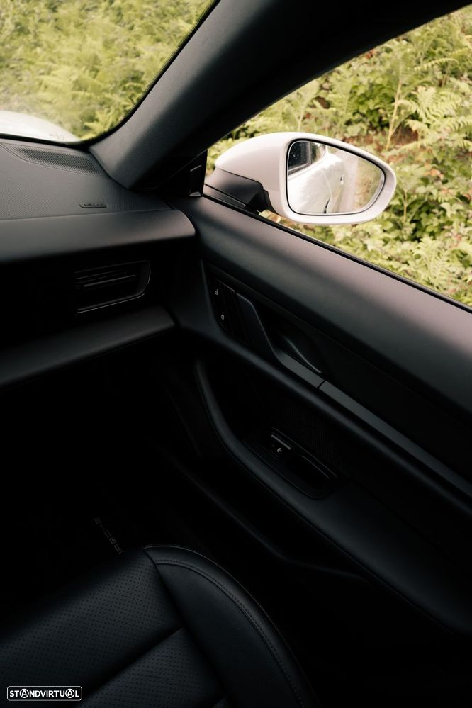 Porsche Taycan Sport Turismo - 31