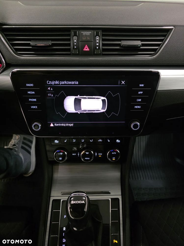 Skoda Superb 2.0 TDI SCR Style DSG - 16