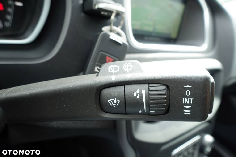 Volvo V40 D2 Momentum - 34