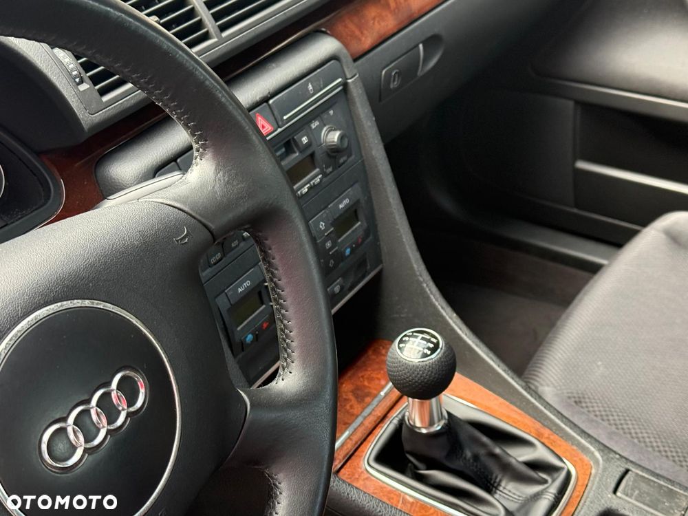 Audi A4 Limousine 2 - 16