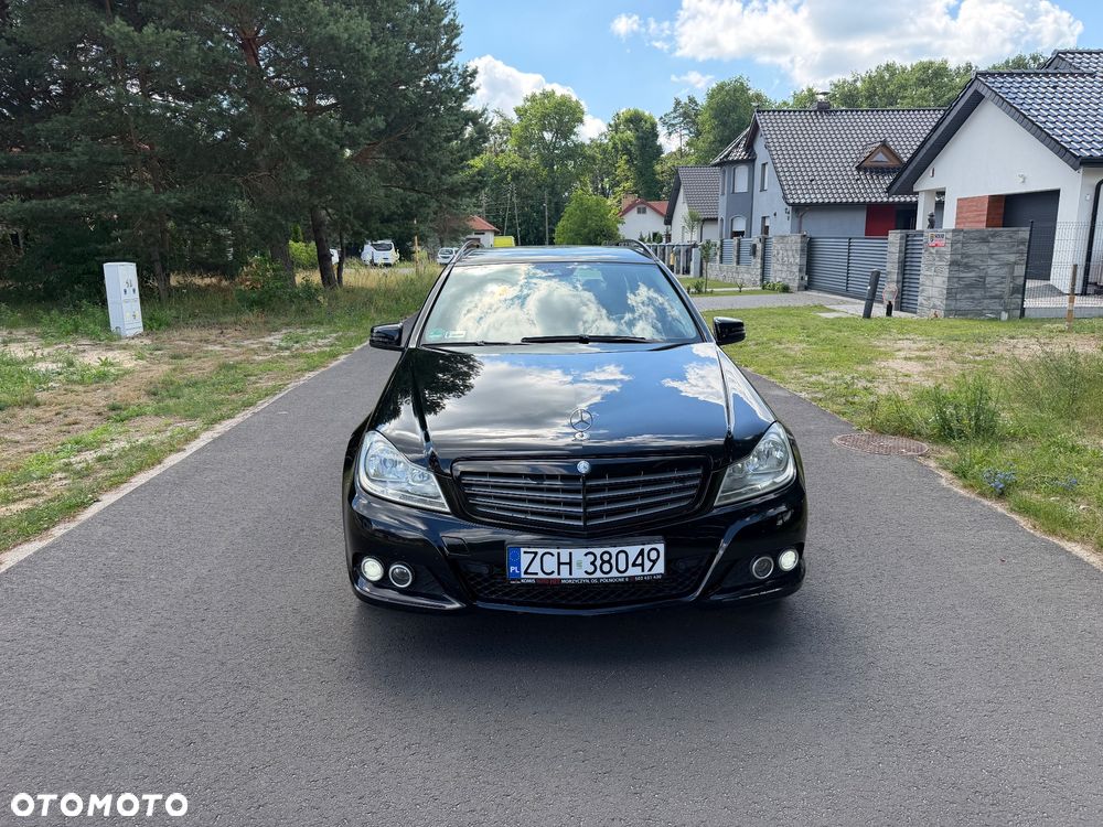 Mercedes-Benz Klasa C 200 CGI BlueEff Elegance - 12