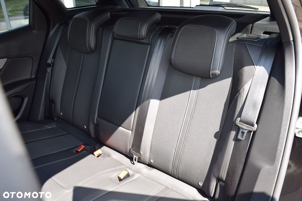 Peugeot 3008 1.6 PureTech HYbrid GT S&S EAT8 - 26