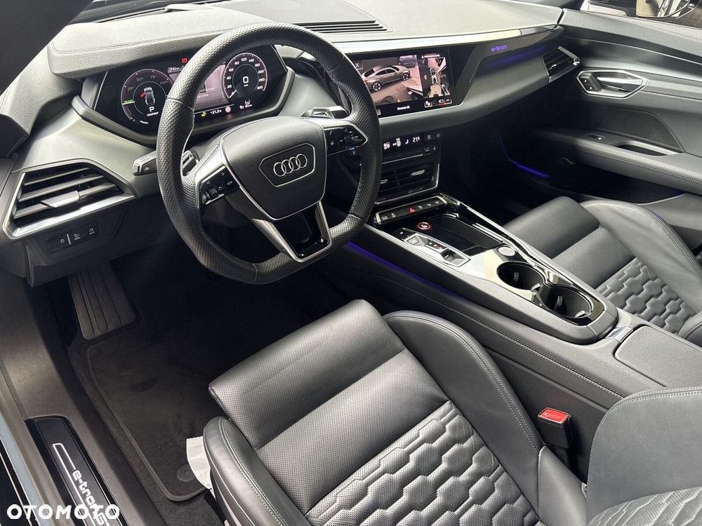 Audi e-tron GT - 16