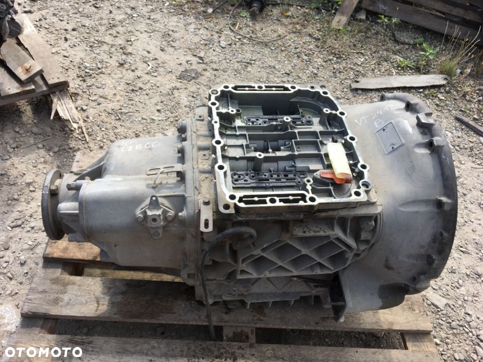 VOLVO WAŁEK DOLNY SKRZYNI BIEGÓW VT 2412B AUTOMAT - 1