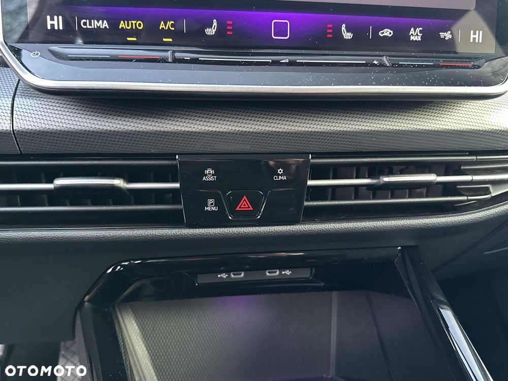 Volkswagen Golf - 22