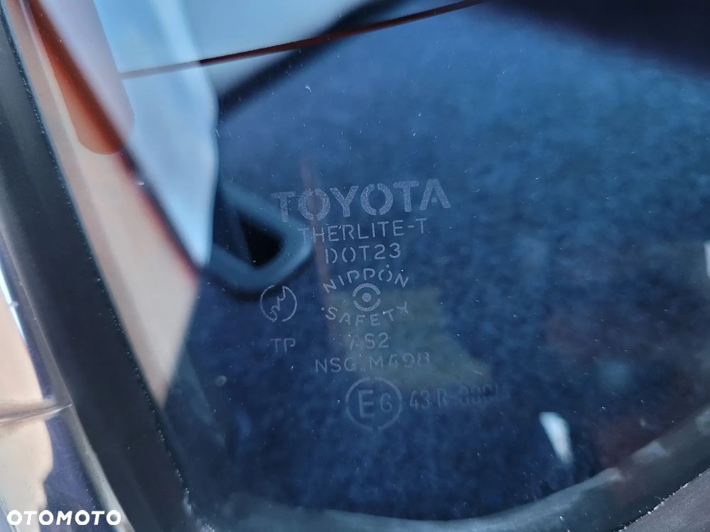 Toyota Camry - 21