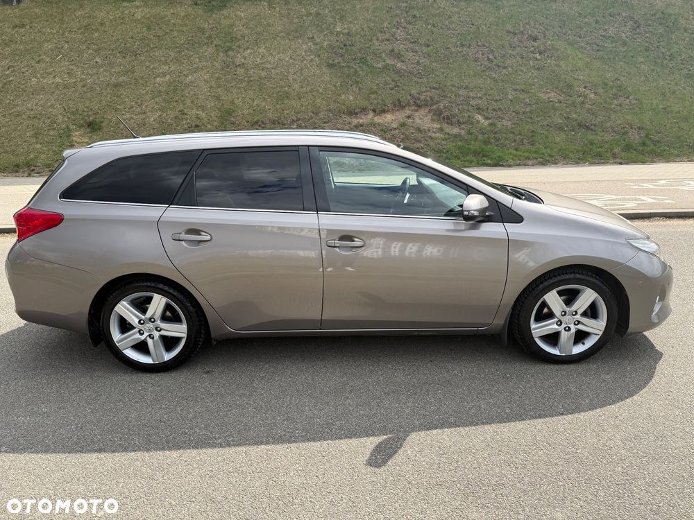 Toyota Auris 1.6 Prestige - 2