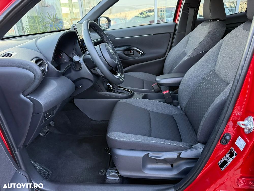 Toyota Yaris Cross 1.5 VVT-i HSD 4x2 Dynamic - 13