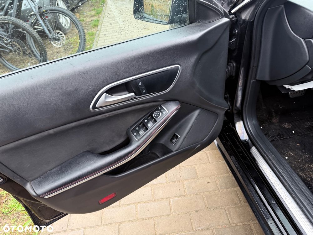 Mercedes-Benz CLA 220 (CDI) d AMG Line - 22