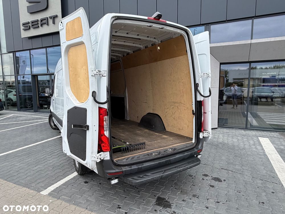 Mercedes-Benz Sprinter L4H2 - 7