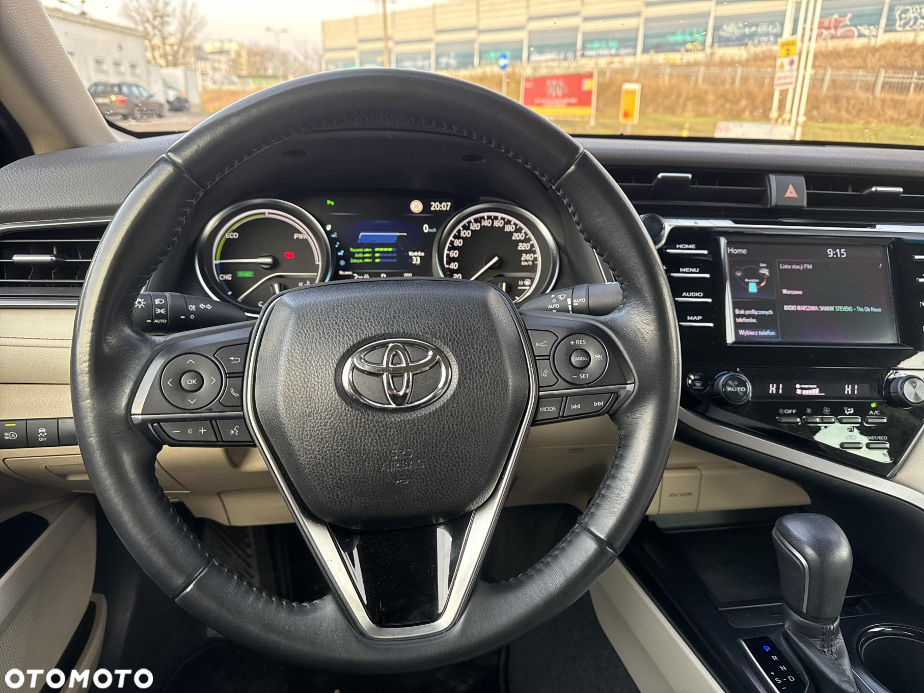 Toyota Camry - 16