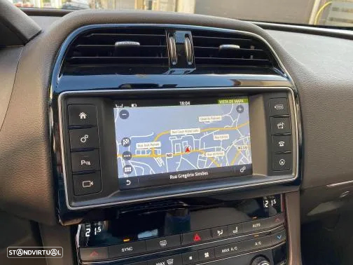 Jaguar F-Pace 20d AWD Aut. Prestige - 26