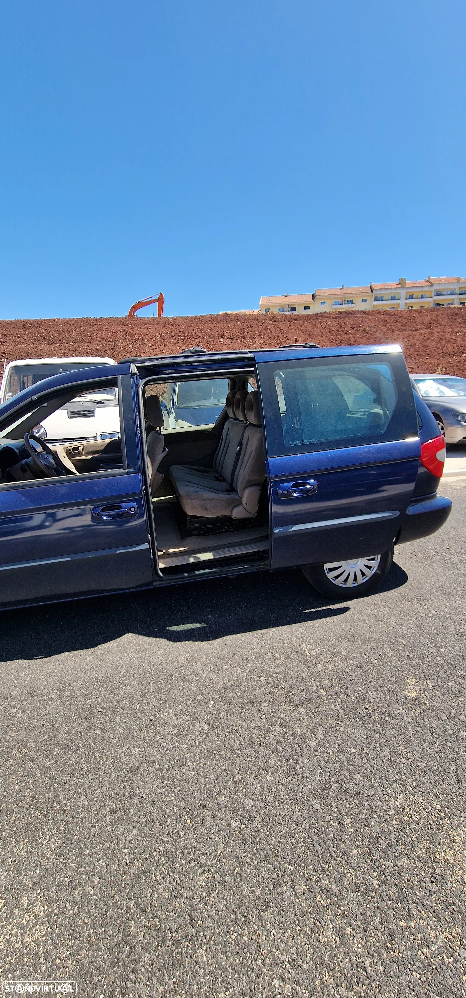 Chrysler Voyager 2.5 CRD SE - 8