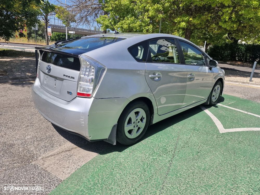 Toyota Prius 1.8 Premium +Pele+GPS+Solar - 6