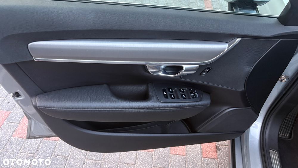 Volvo V90 D4 AWD Momentum - 22