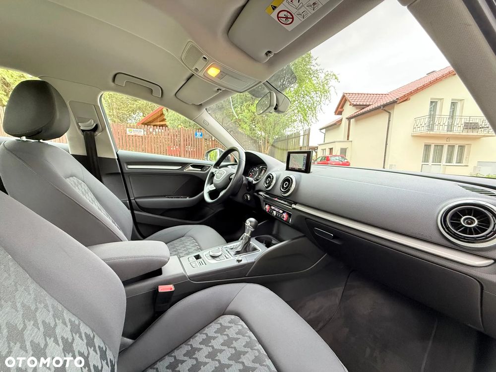 Audi A3 Sportback 1.2 TFSI Attraction S tronic - 30