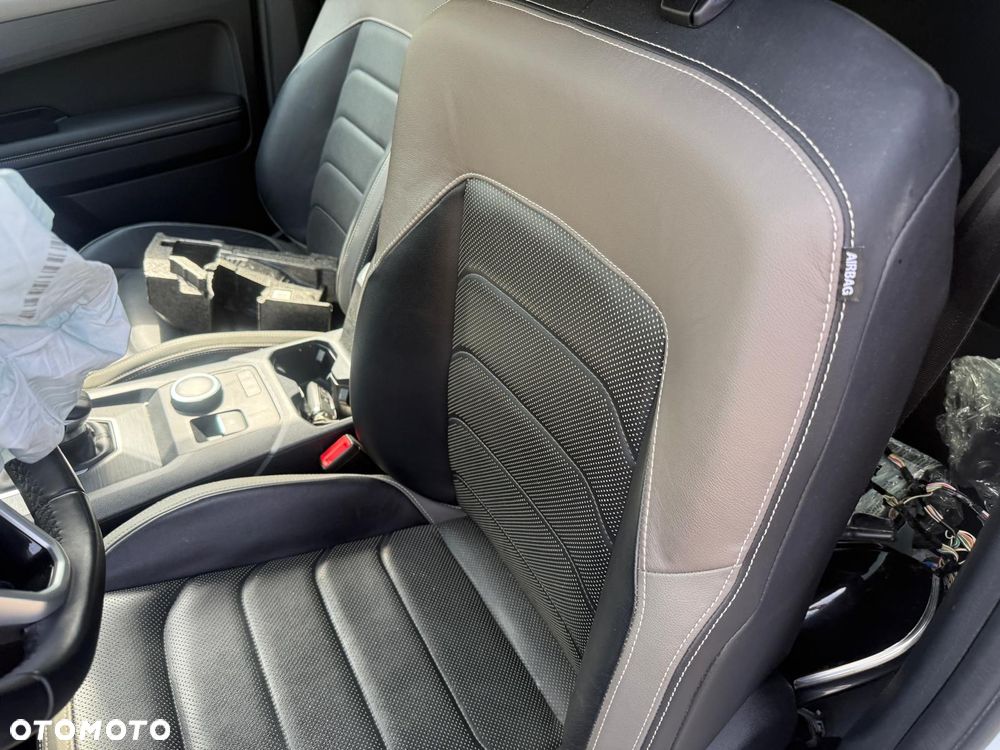 Volkswagen Amarok - 10