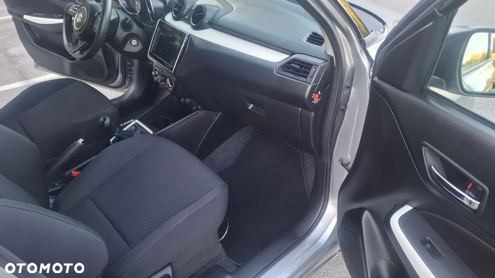 Suzuki Swift 1.2 Premium Plus - 15