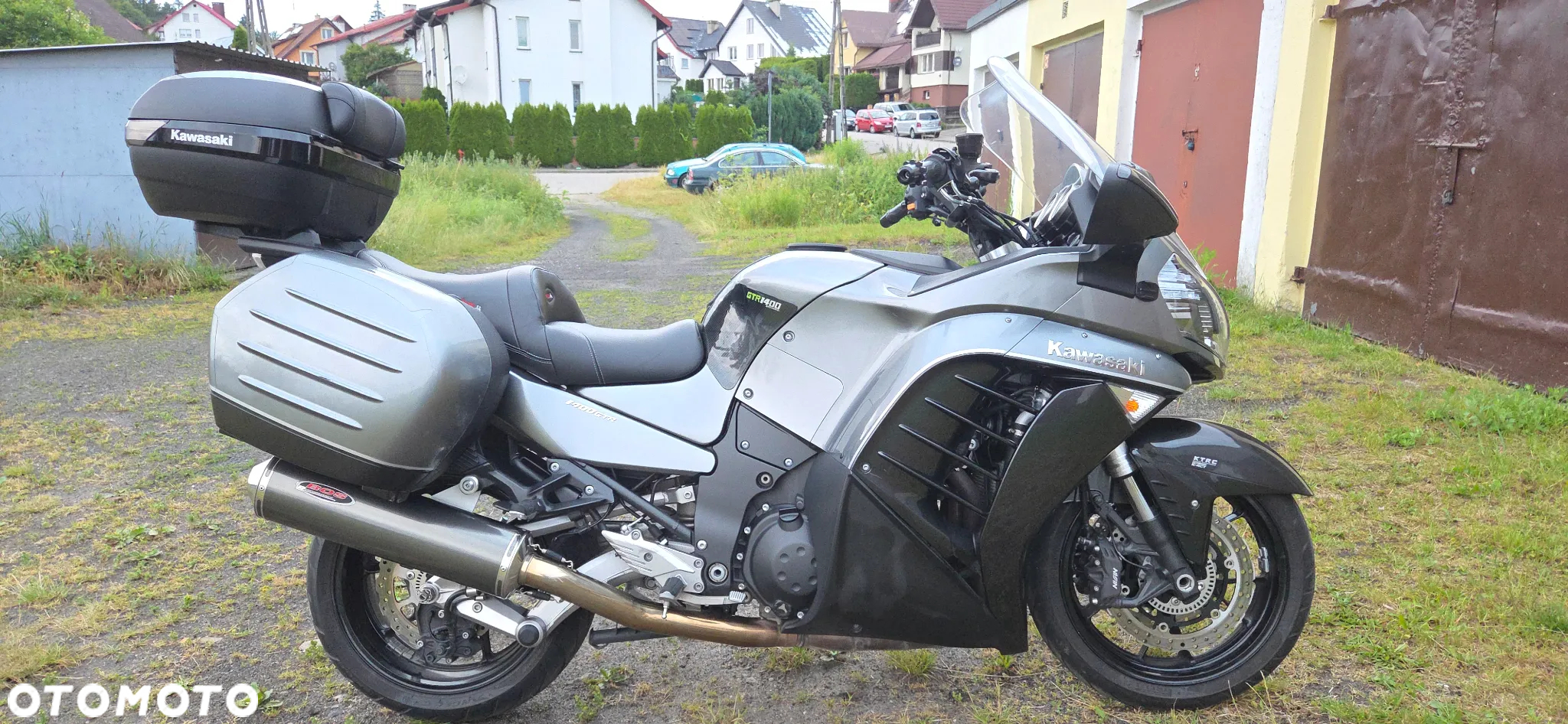 Kawasaki GTR - 9