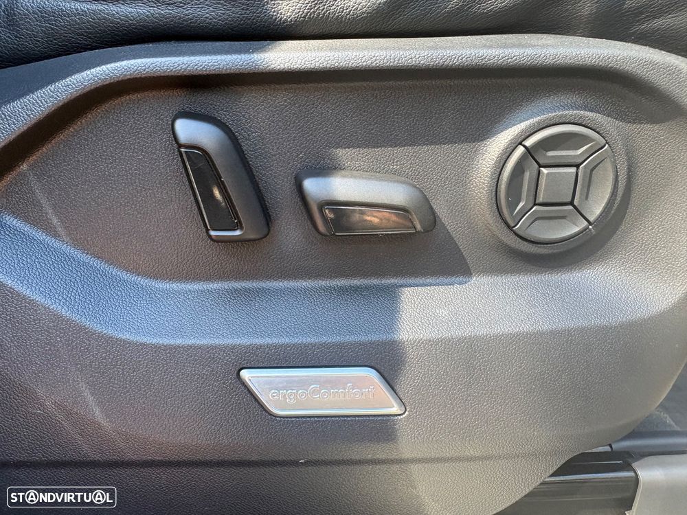 VW Touareg 3.0 TDI V6 Elegance Plus - 35