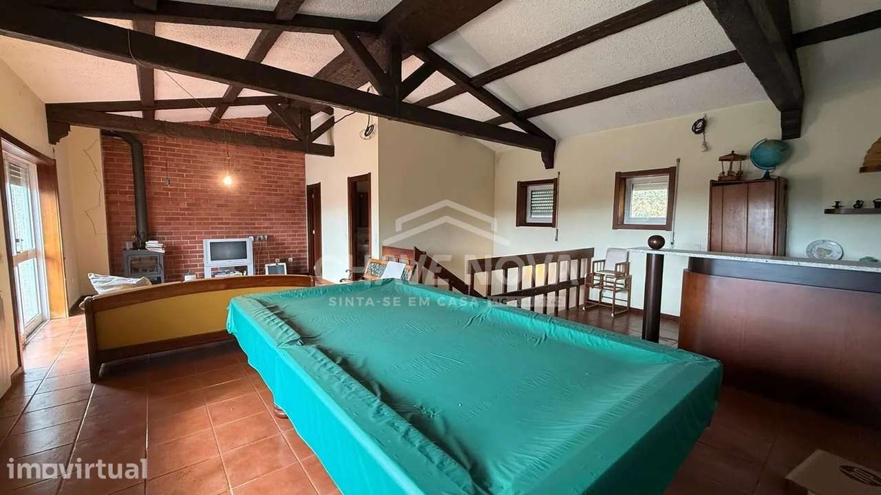 Moradia 4 frentes, terreno 3070m² , salão de jogos e piscina - Grijó - Grande imagem: 2/29