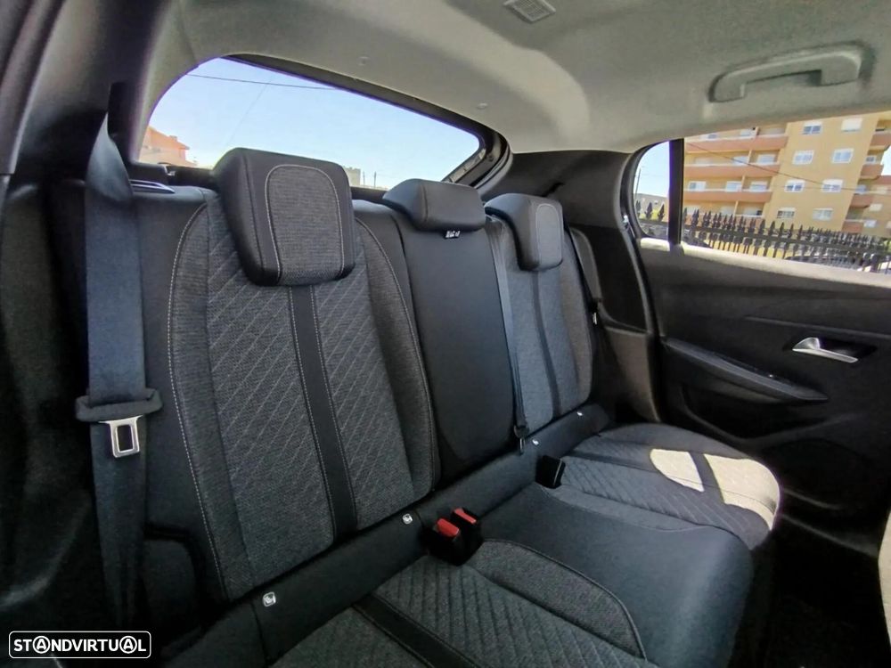 Peugeot 208 TURBO 100 Allure - 20