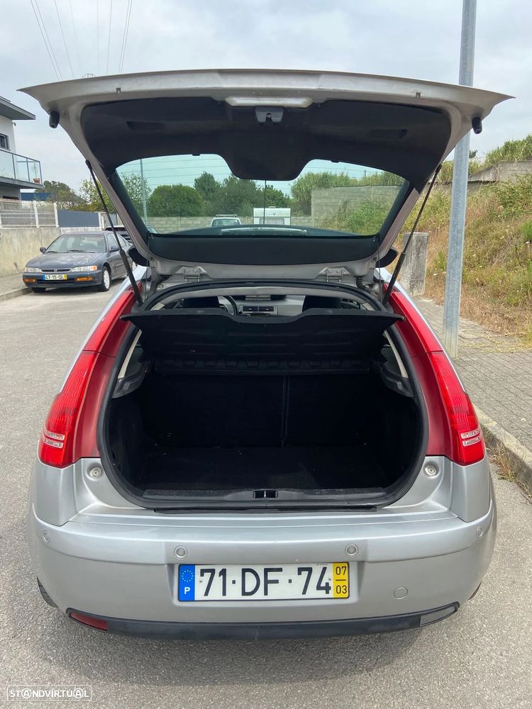 Citroën C4 1.6 HDi 110 Exclusive - 6