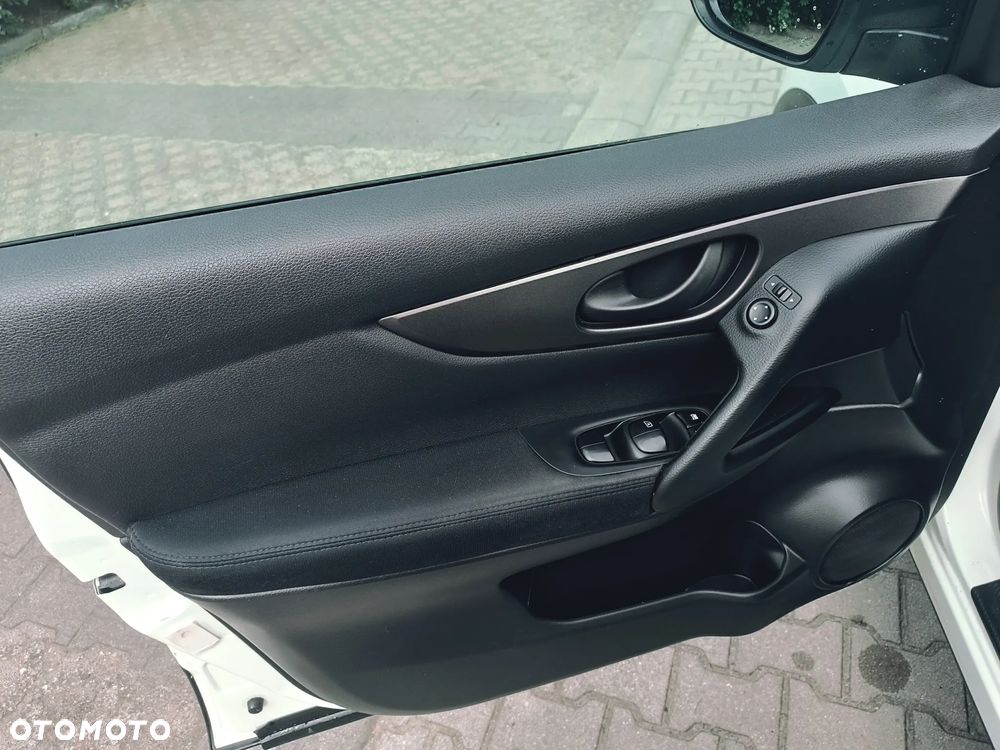 Nissan Qashqai 1.2 DIG-T N-Connecta - 11
