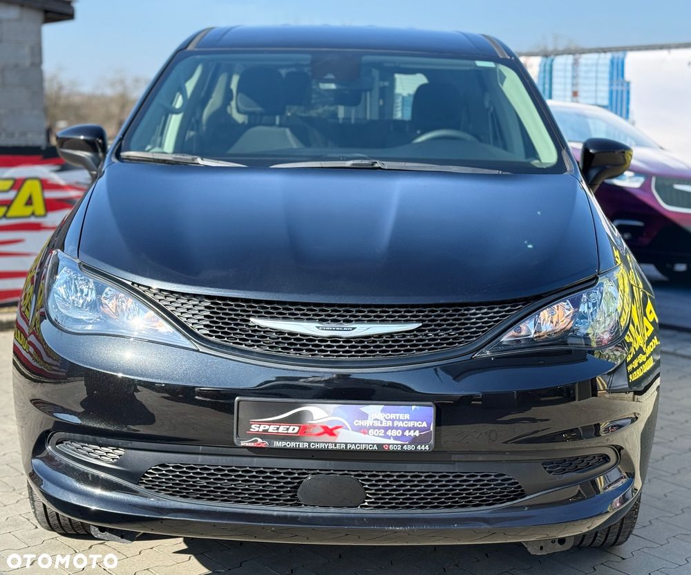Chrysler Pacifica - 4