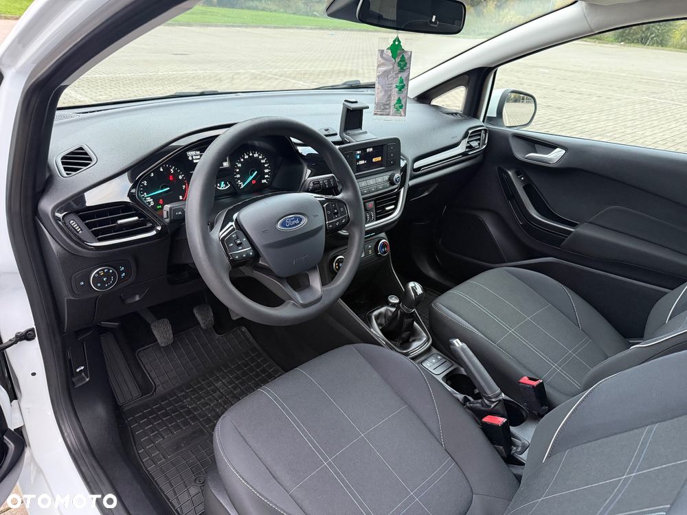 Ford Fiesta 1.1 Trend - 14