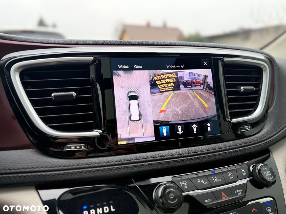 Chrysler Pacifica - 15