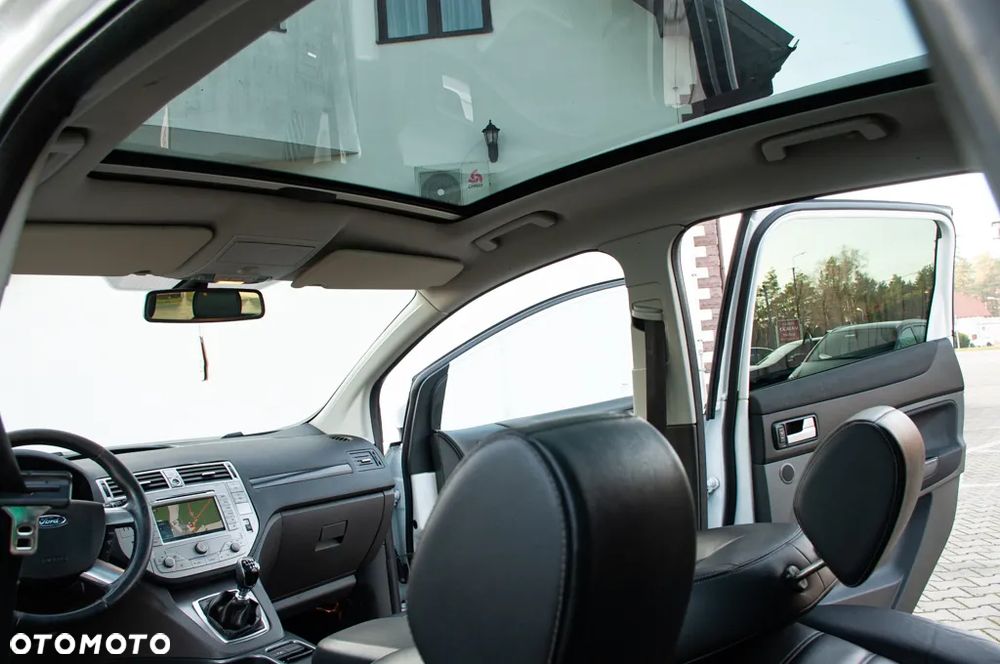 Ford Kuga 2.0 TDCi 4x4 Titanium - 28