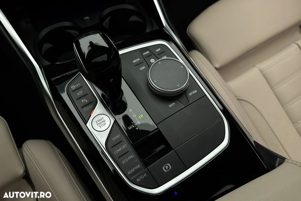 BMW M2 M240i xDrive - 16